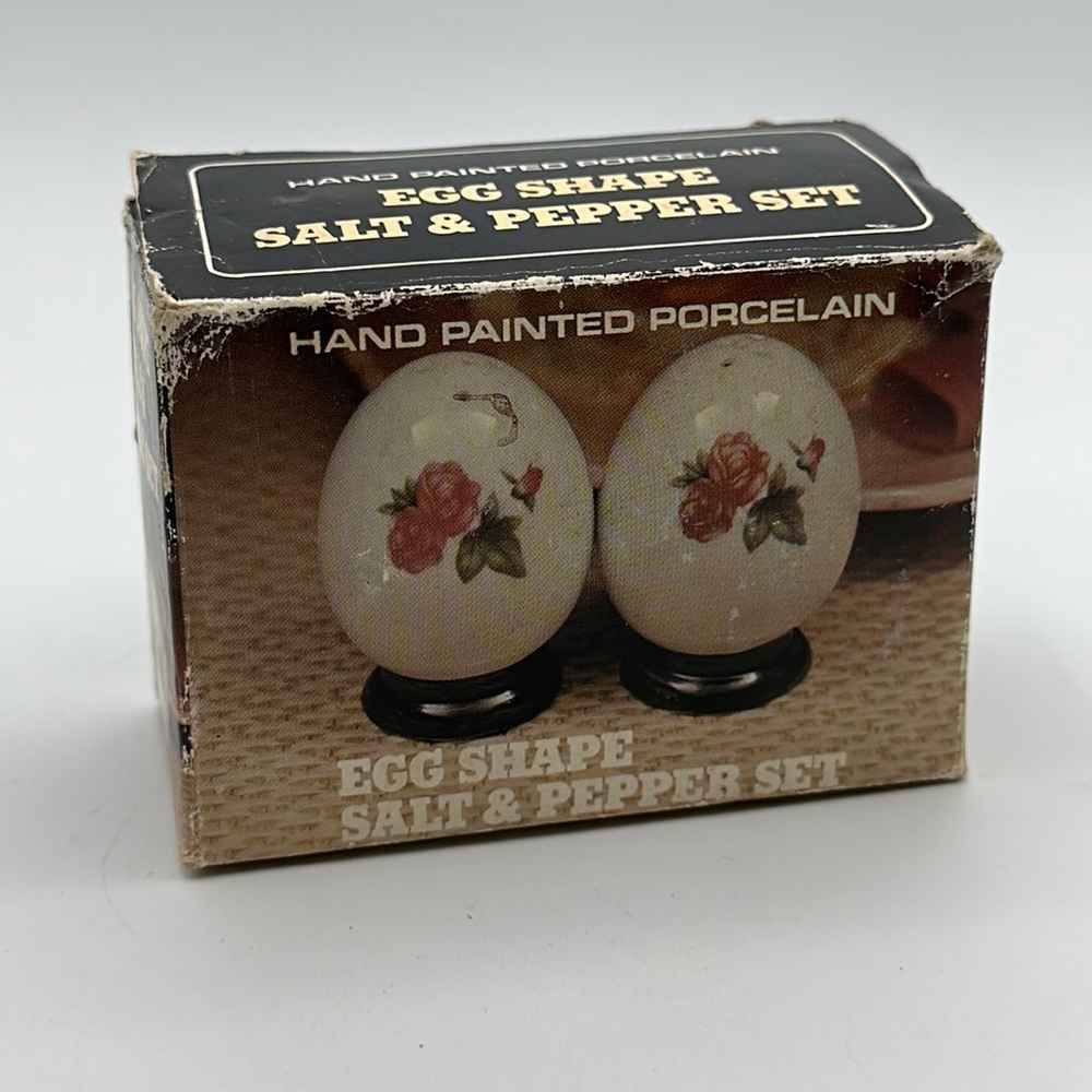 Vintage hand painted porcelain‎ egg shaped salt and pepper